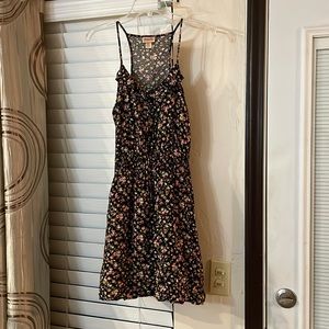 Short dress. Mossimo brand. Size L. Worn once. Like new.